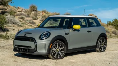 Cooper SE